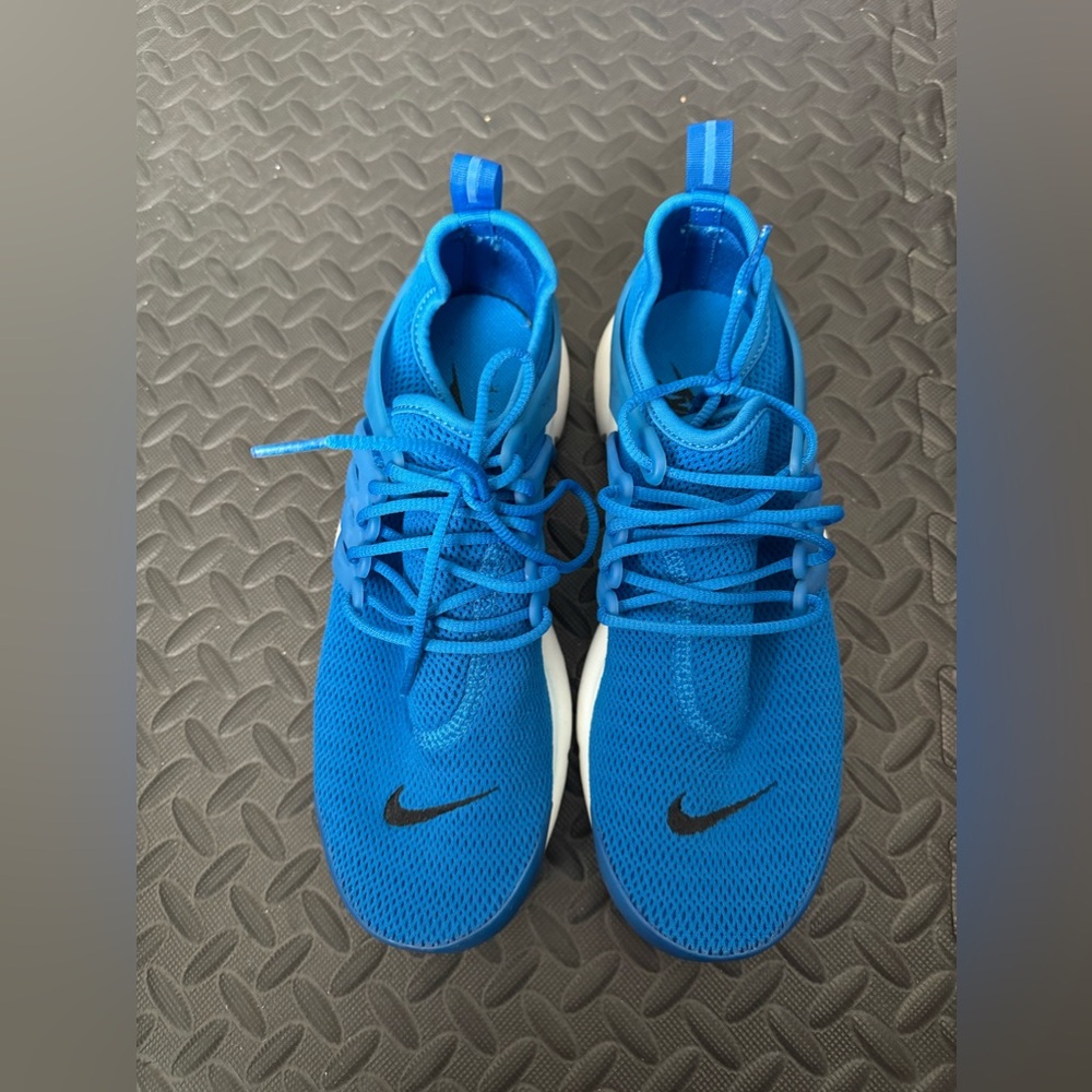 Nike Prestos lightly worn size 8 women’s